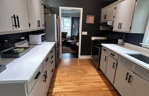 Elgin House | Fabulous 3-bedroom house with AC in charming Elgin