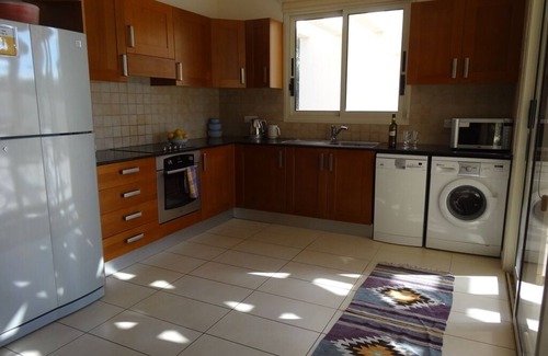 Kapparis Villa | Fabulous 4 Bed Villa,Big Pool,WIFI, 40" TV, table tennis, 2mins walk to beach