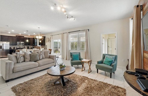 Davenport House | Fabulous 6 Bed Pool Home with Game Room-9084HS