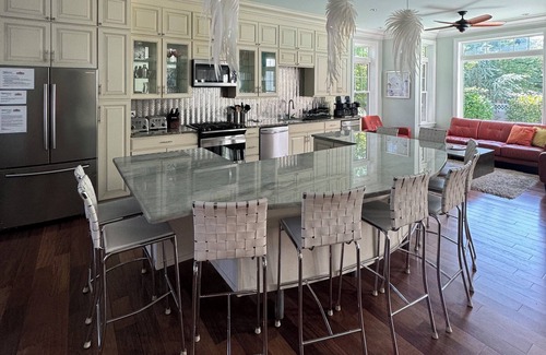 South Rehoboth House | Fabulous 8 Bedroom, 8.5 BA House With Pool/Jacuzzi