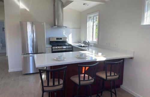 Dimond House | Fabulous and Easy commute! nice 3bedroom2bath house washer dryer