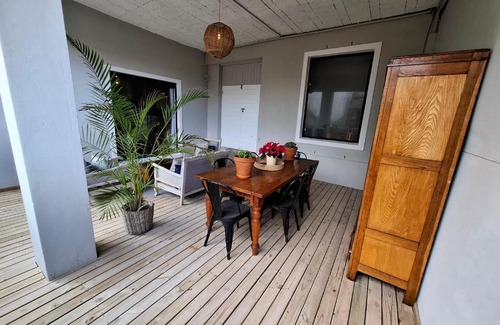Clovelly Apartment | Fabulous apartment next to beach and Kalkbay