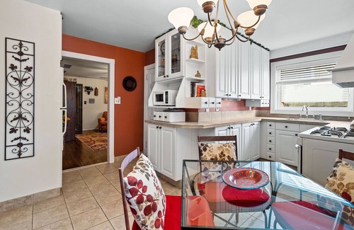 Point Pleasant Beach House | FABULOUS BEACH HOUSE- 7 Bedrooms,Heated Pool,12 BeachBadges,9 Car Driveway