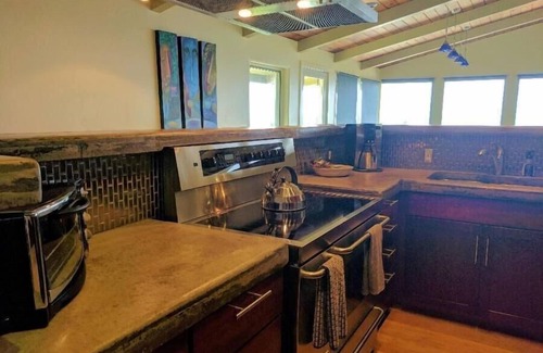 Florence House | fabulous beachfront home, 2 bed, 2 bath, stunning panoramic views - Seaweed