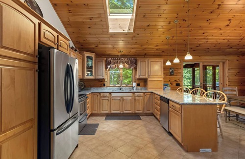 Jay Cabin | Fabulous Fern Cabin | Hot Tub | Game Room