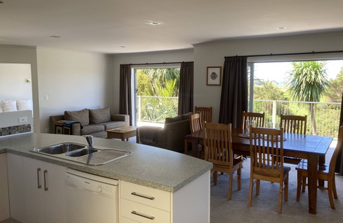 Whangarei Heads House | Fabulous holiday house - quiet, rural setting for up to 12 people