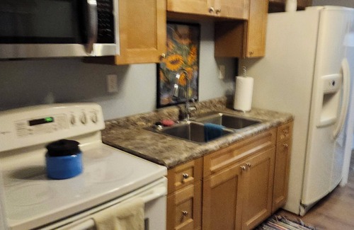 Gypsum House | Fabulous House with AC in Charming Castalia