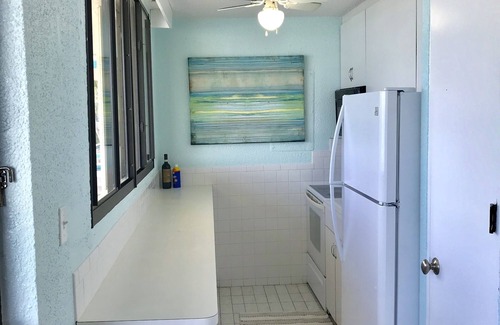 Bolongo Bay Condo | FABULOUS! So close you can taste the ocean - Amazing NEWLY RENOVATED condo !