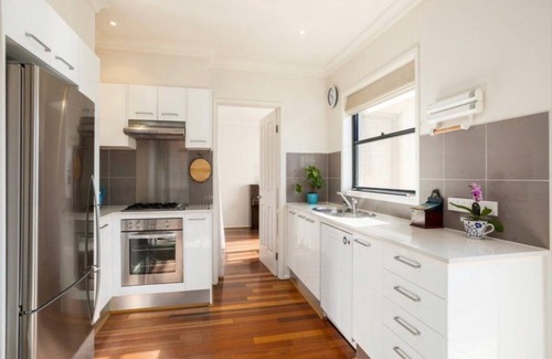 Bowral Villa | Fabulous Villa in central Bowral, all modern conveniences with fenced yard