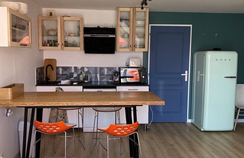Fouesnant Apartment | FACING THE SEA, T3 refurbished overlooking the beach Cap Coz, pool, terrace