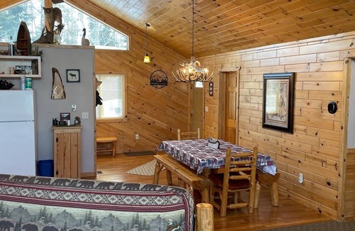 Orr Cabin | Facowie Lodge - (Grand Lodge), Premiere Lodging near Crane Lake, MN