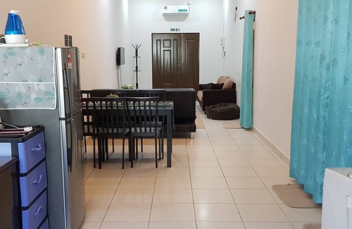 Taiping House | Fahaz Kamunting with family