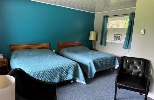 Clayton Hotel | Fair Wind Motel and Cottages