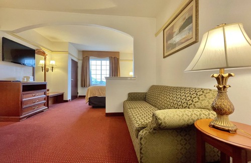 Cleburne Hotel | FairBridge Inn & Suites Cleburne