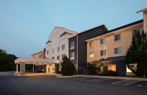 South Boston Hotel | Fairfield Inn and Suites by Marriott South Boston