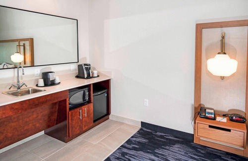 Ottawa Division Hotel | Fairfield Inn & Suites by Marriott Ottawa Airport
