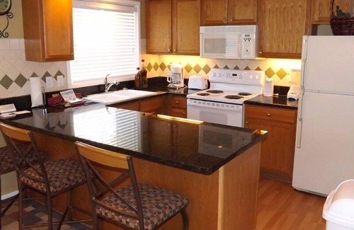 Villa Rica Cottage | Fairfield Plantation Resort - Tara Gardens Two Bedroom Plus - Cottage