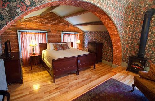Queens Square Hotel | Fairholm Boutique Inns