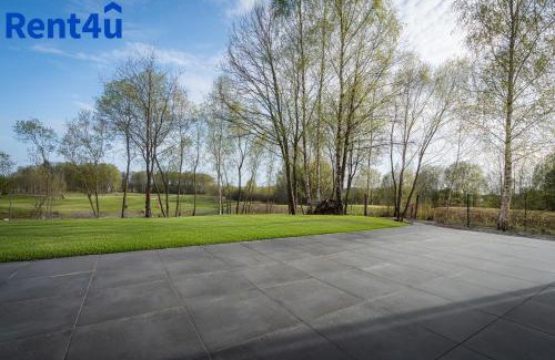 Gietrzwald Villa | Fairway House by Rent4You