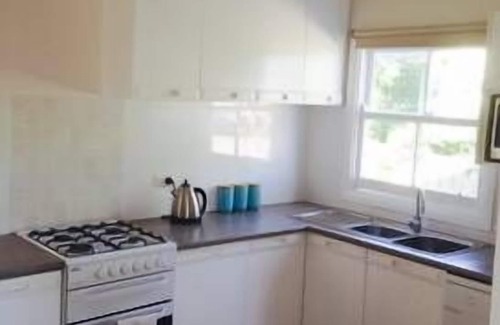 Warragul Cottage | Fairway Views Accomadation