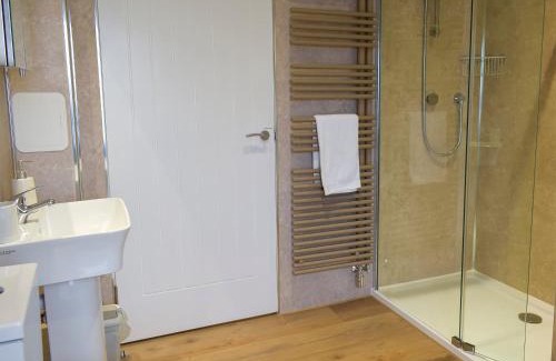 Linlithgow House | Falcon Cottage