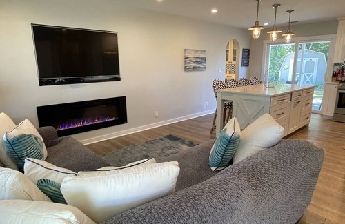 New Buffalo House | Fall 2 nt min Quiet neighborhood Blks to town/beach Grill Fire Pit