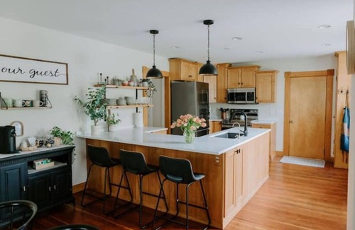 Taylors Falls House | Fall Colors on the St Croix River with King bed and NEW Sauna