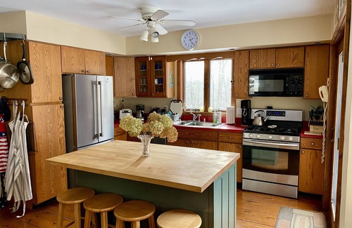 Ghent House | Fall Foliage Retreat – 4BR/3BA Hillside Home Near Berkshires, Sleeps 8