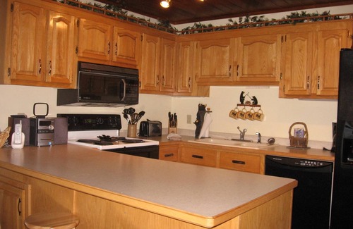 Two Harbors House | Fall Getaway on Lake Superior, Home with Great Lake View and Hot Tub