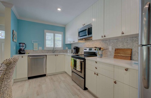 Siesta Key Village Condo | Fall Into Paradise Your Endless Summer Starts Now