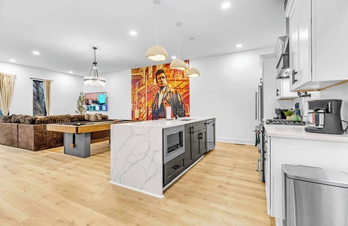 Hurwood Heights House | Fall rooftop deck with hot tub, game zone near Geodis Park