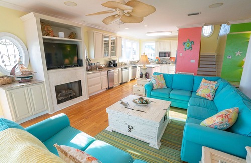 Plantation House | FALL SAVINGS! Private Pool, Elevator, Sleeps 20, Bob Sikes Cut!