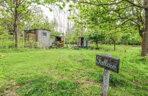 Warmwell Cottage | FALLOW, romantic, with open fire in Warmwell