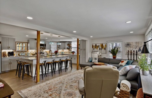 Durham Cottage | Falls Lake Cottage@Rolling View with saltwater hot tub, fire pit & screen porch