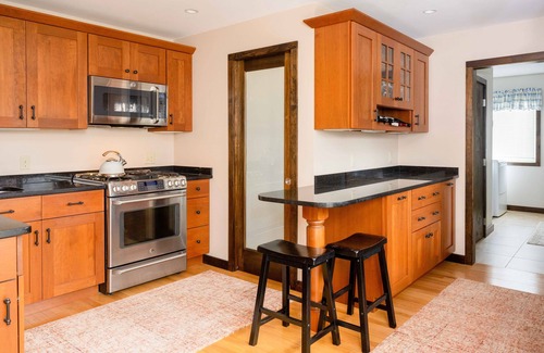 Falmouth Heights House | Falmouth Heights, There's Nothing Better! Cheap Rates, Gourmet Kitchen, A+ Loc