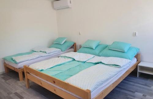 Cserkeszolo Apartment | Família Apartman Cserkeszőlő