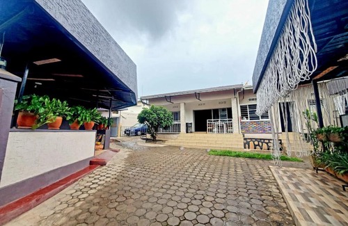 Remera House | Fame Guest House