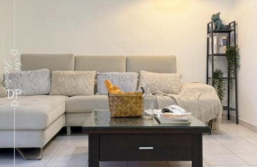 Sri Petaling House | Familia Homestay 15pax 4R4B KL