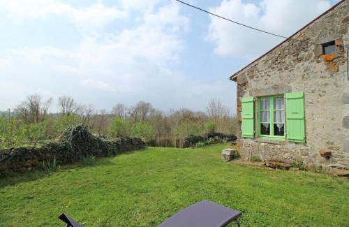 Thiat House | Familial 'le chiron'