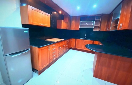 Zona 10 House | Familiar Relajante Para Grupos Grandes a 3 min Casa de Dios