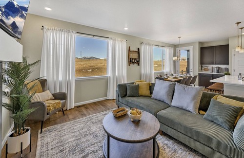Dupont House | Family 5BD Getaway – Views, Games, Golden Tee & Near Boulder!