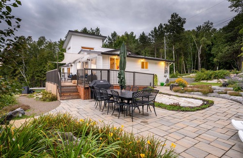 Tay Valley Cottage | Family Accessible Lakehouse