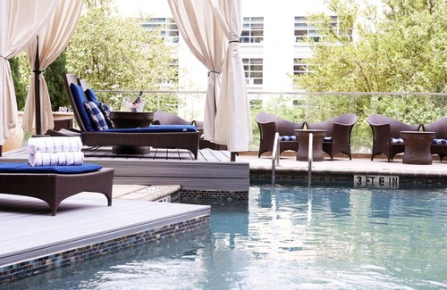 Memorial House | Family Adventure in the City! 4 Convenient Units, Free Parking, Onsite Pool