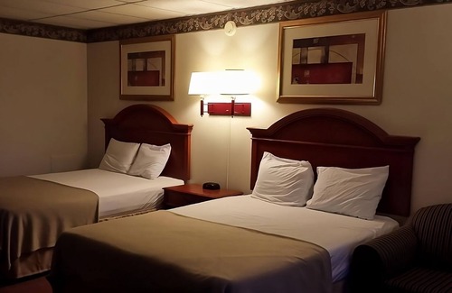 Campbelltown Resort | Family Adventure Trip! 3 Comfortable Units w/FREE Breakfast, Near Giant Center!
