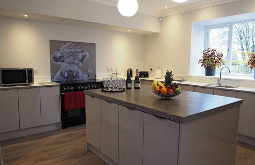Mauchline Cottage | Family and dog friendly stunning barn conversion.