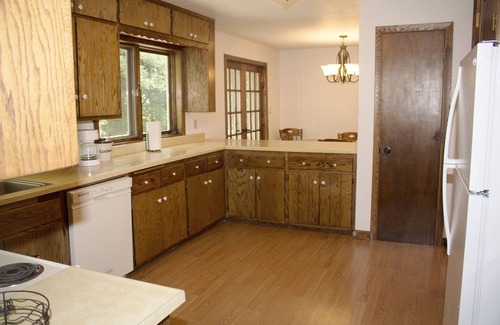 West Bend House | Family and pet friendly house in beautiful Sandy Knoll County Park!