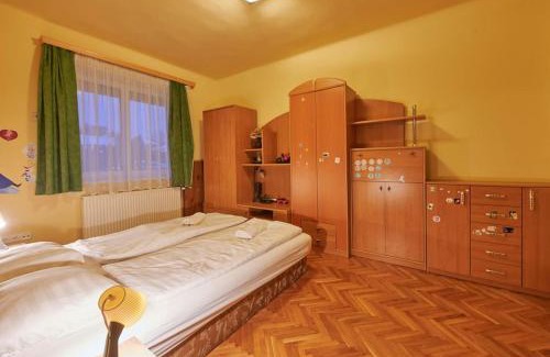 Rakosszentmihaly Apartment | Family Apartman