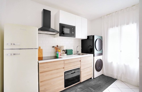 18th Arrondissement Apartment | Family apartment 2 bedrooms. up to 6 adults. Kids friendly