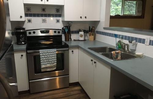 Parkland Beach Cabin | Family Cabin. Summer Village of Parkland Beach, Gull Lake AB