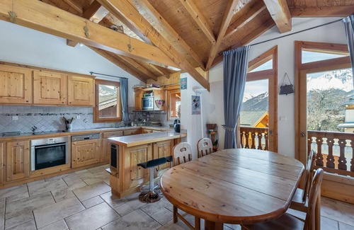 Le Praz Ski Chalet | Family Chalet Near Slopes in Courchevel Le Praz